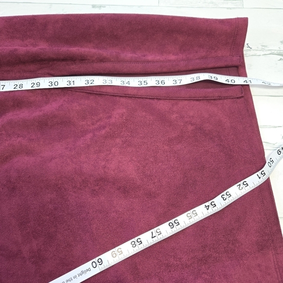 Guess Red Bodycon Midi Dress Crew Neck Faux Suede Size 6  NWT - Picture 7 of 10